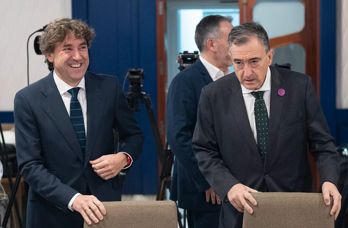 Andueza rechaza el adelanto electoral exigido por Esteban y le recuerda que a Pedro Sánchez "le queda mucho por hacer"