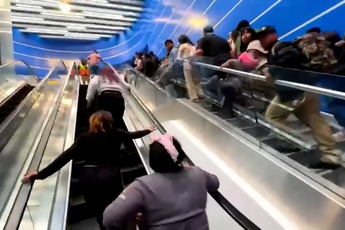 Pánico y estampidas tras la muerte del narco 'El Mencho': "Acaban de entrar en el aeropuerto"