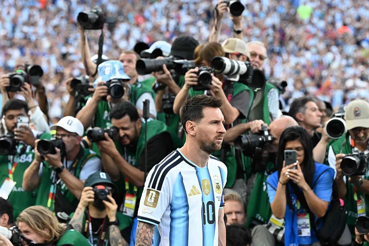 Messi explains tears during match against Algeria; controversy continues