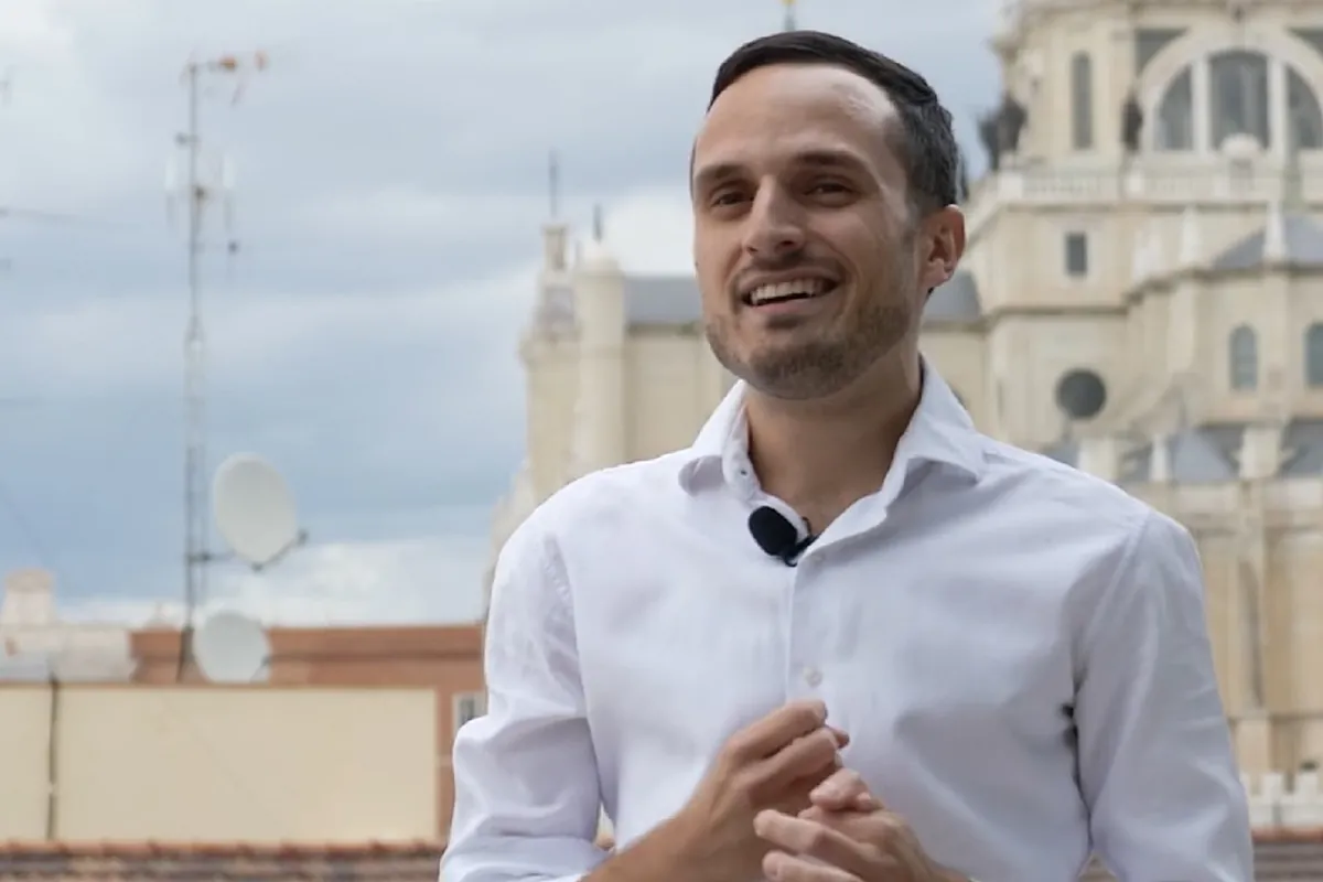 El concejal del PSOE en el Ayuntamiento de Madrid, Antonio Giraldo, pide protección policial y denuncia cientos de amenazas de muerte a través de redes sociales: "Pisaremos tu cadáver"
