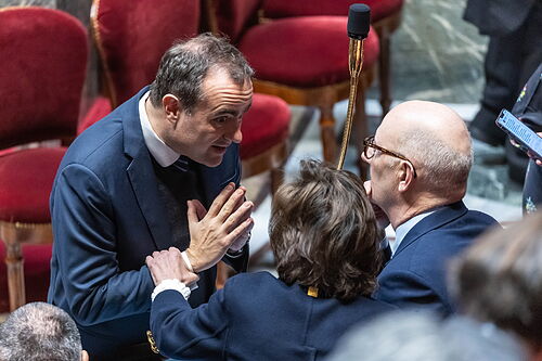 Lecornu aprueba los presupuestos del 2026 por decreto en Francia