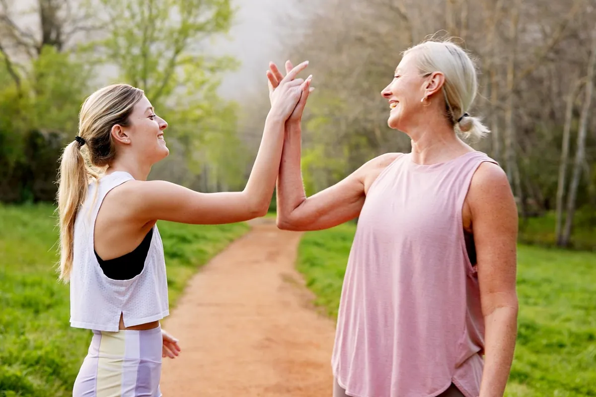 Los tres ingredientes botánicos que pueden ayudar a aliviar los sofocos durante la menopausia