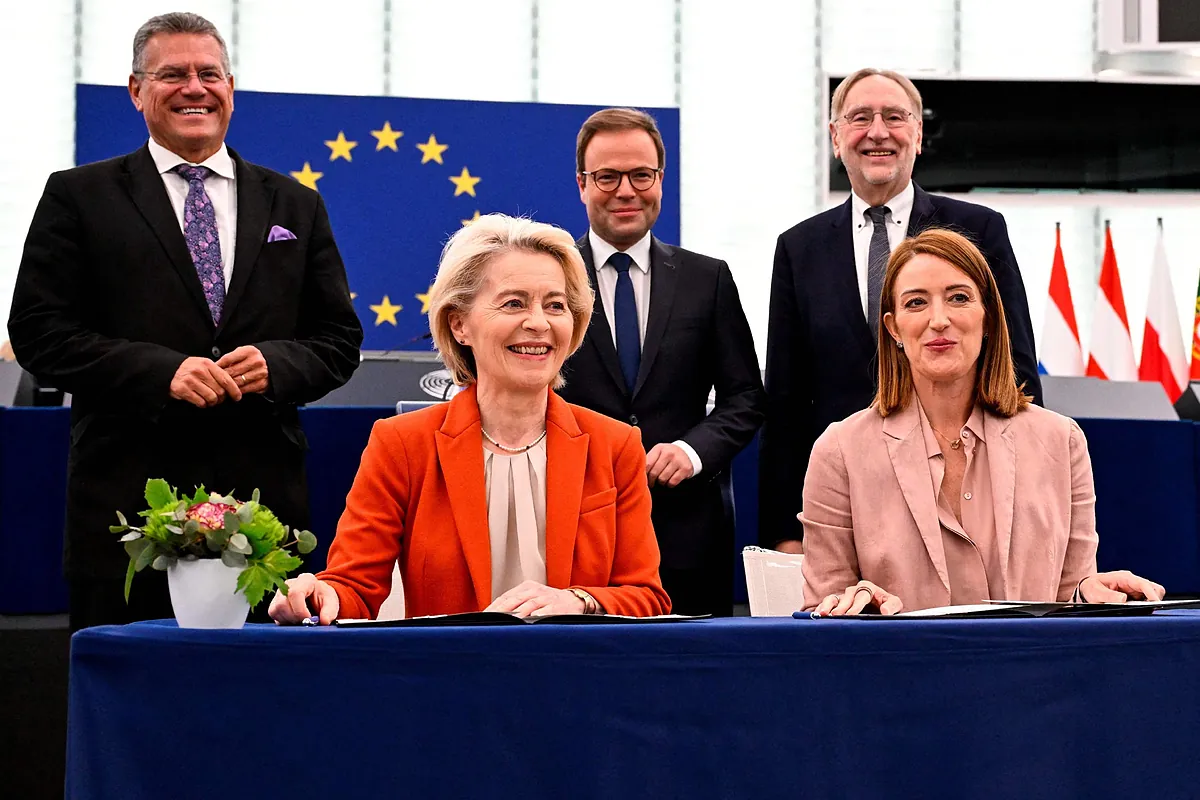 La guerra en Irán encarece en más de 27.000 millones de euros la importación de combustibles y Europa advierte: "Las consecuencias podrían prolongarse meses o incluso años"