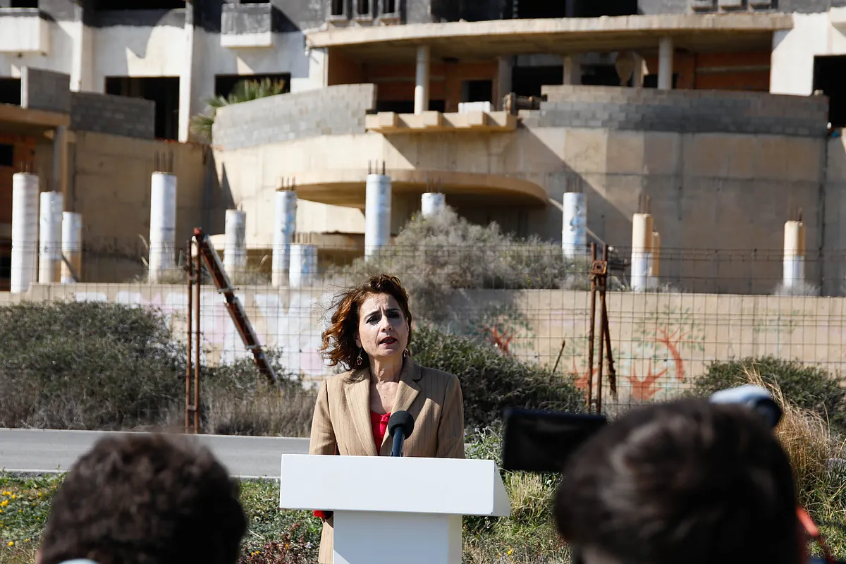 20 años de postureo del PSOE con el "desmán" del hotel Algarrobico: un alcalde socialista dio la licencia y cinco concejales socialistas bloquean su demolición