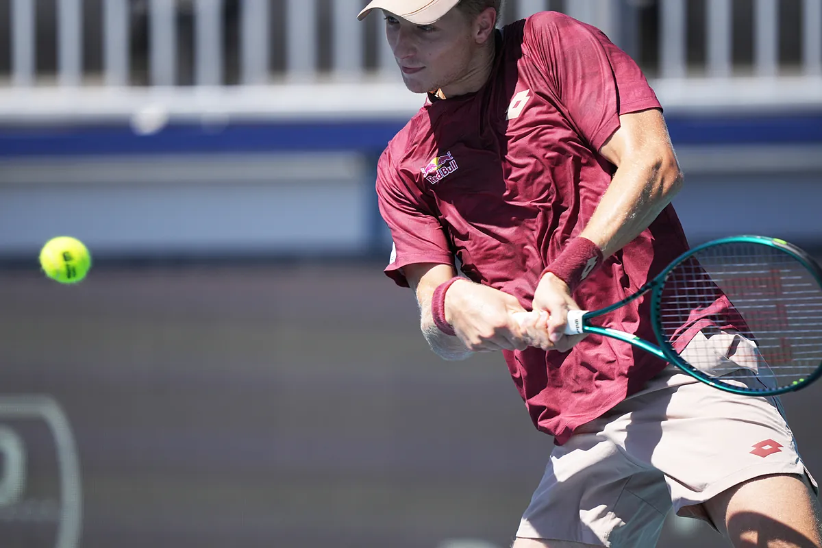 Martín Landaluce salva un punto de partido ante Korda y alcanza los cuartos de final en Miami
