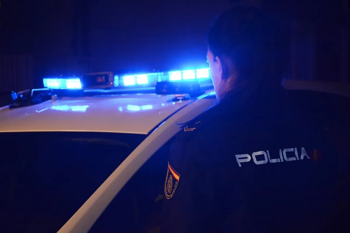 Detenidos tres trabajadores de una empresa de mensajería por robar 113 iPhone 16 PRO: el botín ascendía a más de 100.000 euros