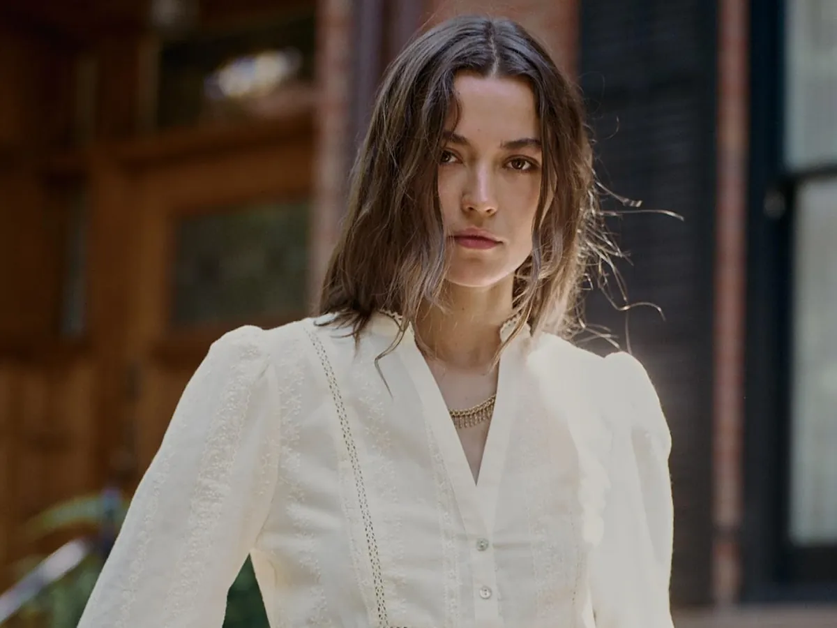 10 blusas de manga larga de Zara elegantes, estilosas e ideales para la vuelta a la oficina