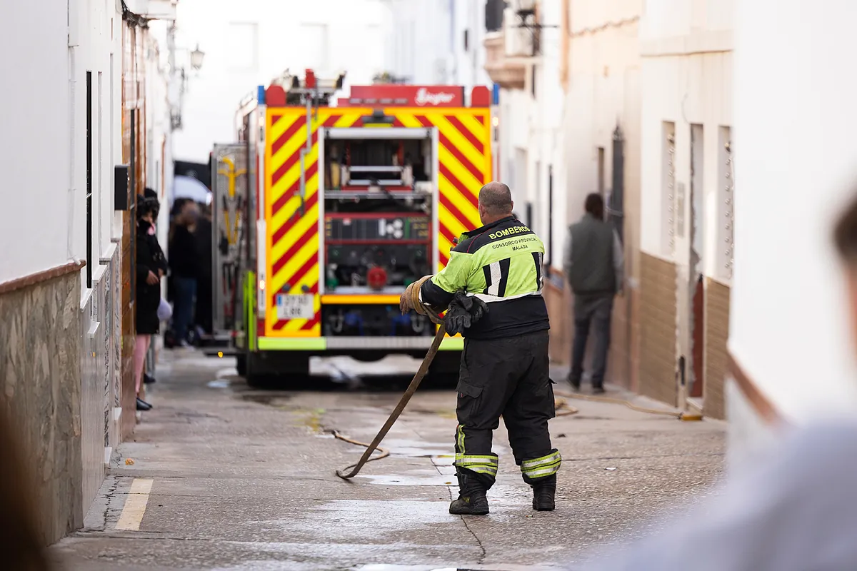 Un incendio mortal, dos adolescentes atrapados y Alhaurín el Grande "consternado por el inmenso dolor de tan temprana pérdida"