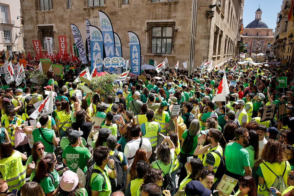 Llorca asegura que Educación atenderá y valorará todas las reclamaciones de los docentes "con diálogo y sentido común"