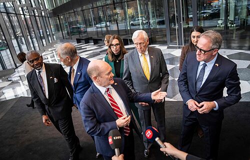 Congresistas de EEUU afirman en Dinamarca que se enfrentar�n a Donald Trump