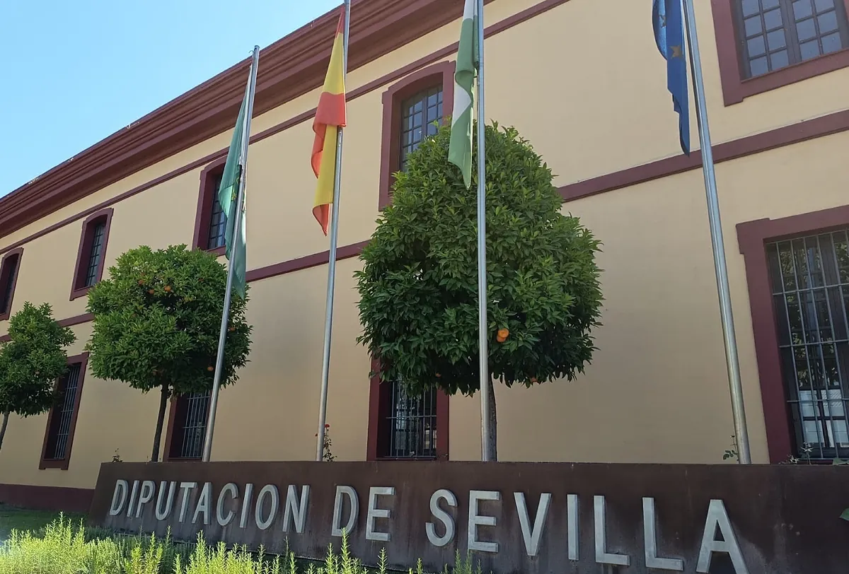 Paco Tous, la chirigota del Bizcocho y Ochando, entre los distinguidos por el Día de la Provincia