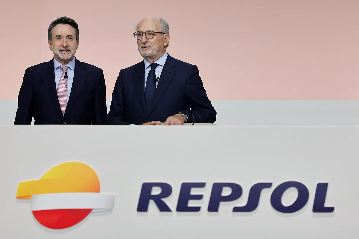 Repsol dispara un 8% el dividendo pese a la caída del precio del crudo tras ganar casi 1.900 millones