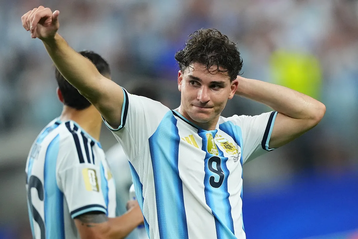 Julián Álvarez, sobre su futuro en el Atlético: "Lo mejor para todos es una transferencia, quiero cumplir mi sueño"
