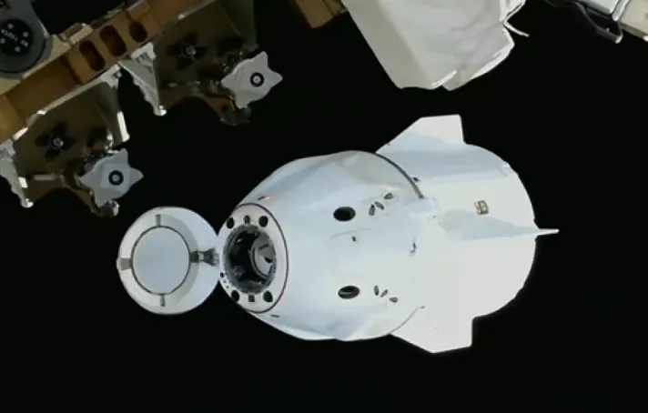 Llegan cuatro astronautas a la Estación Espacial Internacional en reemplazo de la tripulación evacuada