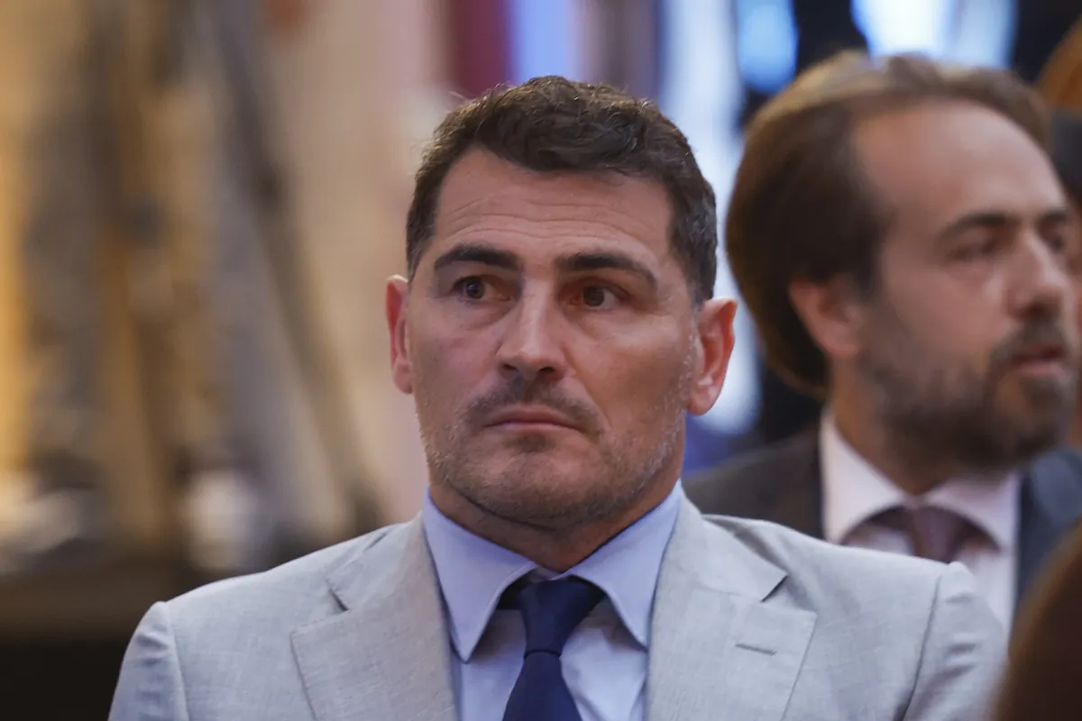 El detective de LOC: la mesa que compartieron Iker Casillas y Enrique Riquelme en una boda en la que también estaba Figo