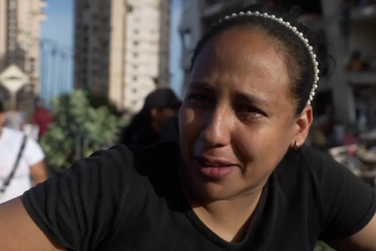 Dayana, la madre que busca a su hijo de 8 años entre los escombros: "Estoy desesperada"