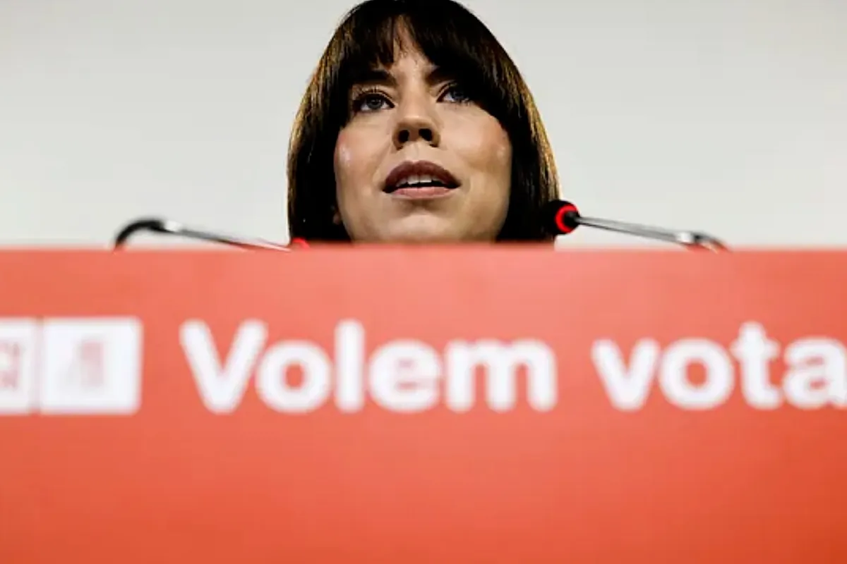 VÍDEO: Morant critica la "miseria" de PP y Vox por no aplaudir a las ...