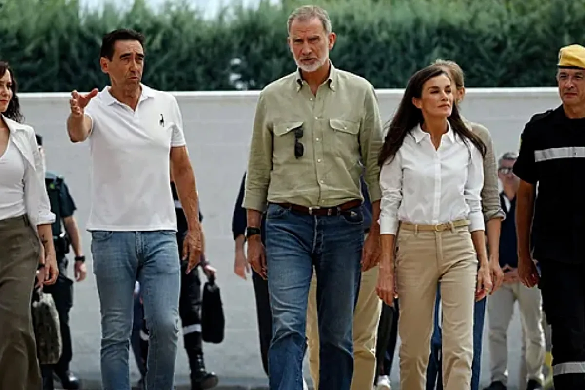 Los Reyes visitan a evacuados de los incendios: "La coordinación está siendo ejemplar"