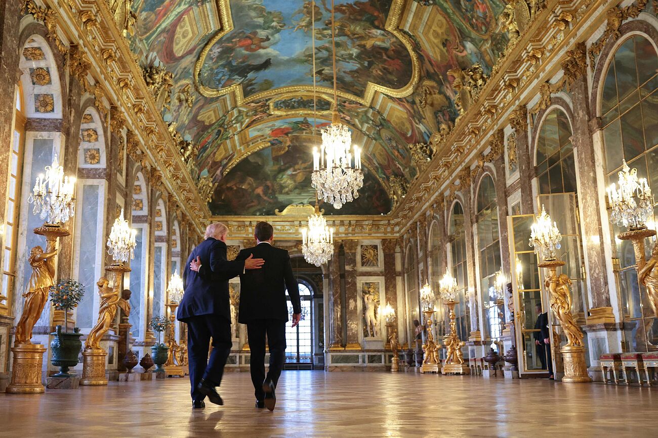El presidente de Estados Unidos, Donald Trump, recibe una visita...
