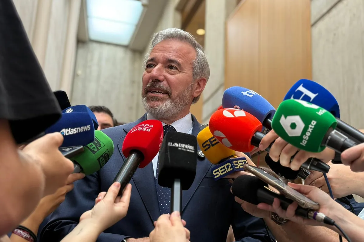 Así es el acuerdo entre PP y Vox para investir a Azcón en Aragón: PAU única, calco a Extremadura en Inmigración y supresión total del catalán