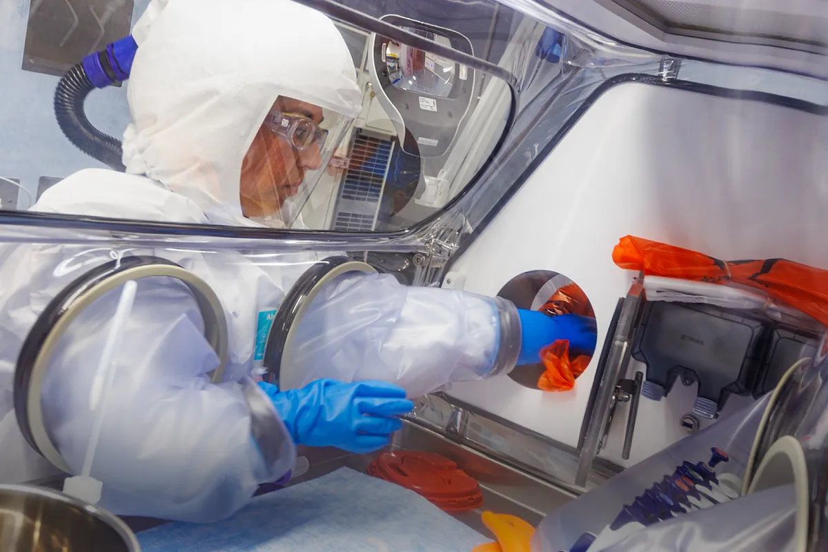 Así es el laboratorio de máxima seguridad de una farmacéutica en Tres Cantos inédito en el mundo