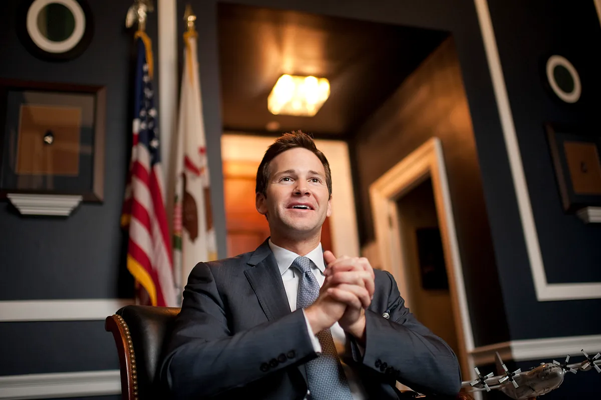 El regreso imposible del lobista Aaron Schock: abdominales de acero, minas de oro en Venezuela y facturas de Only Fans