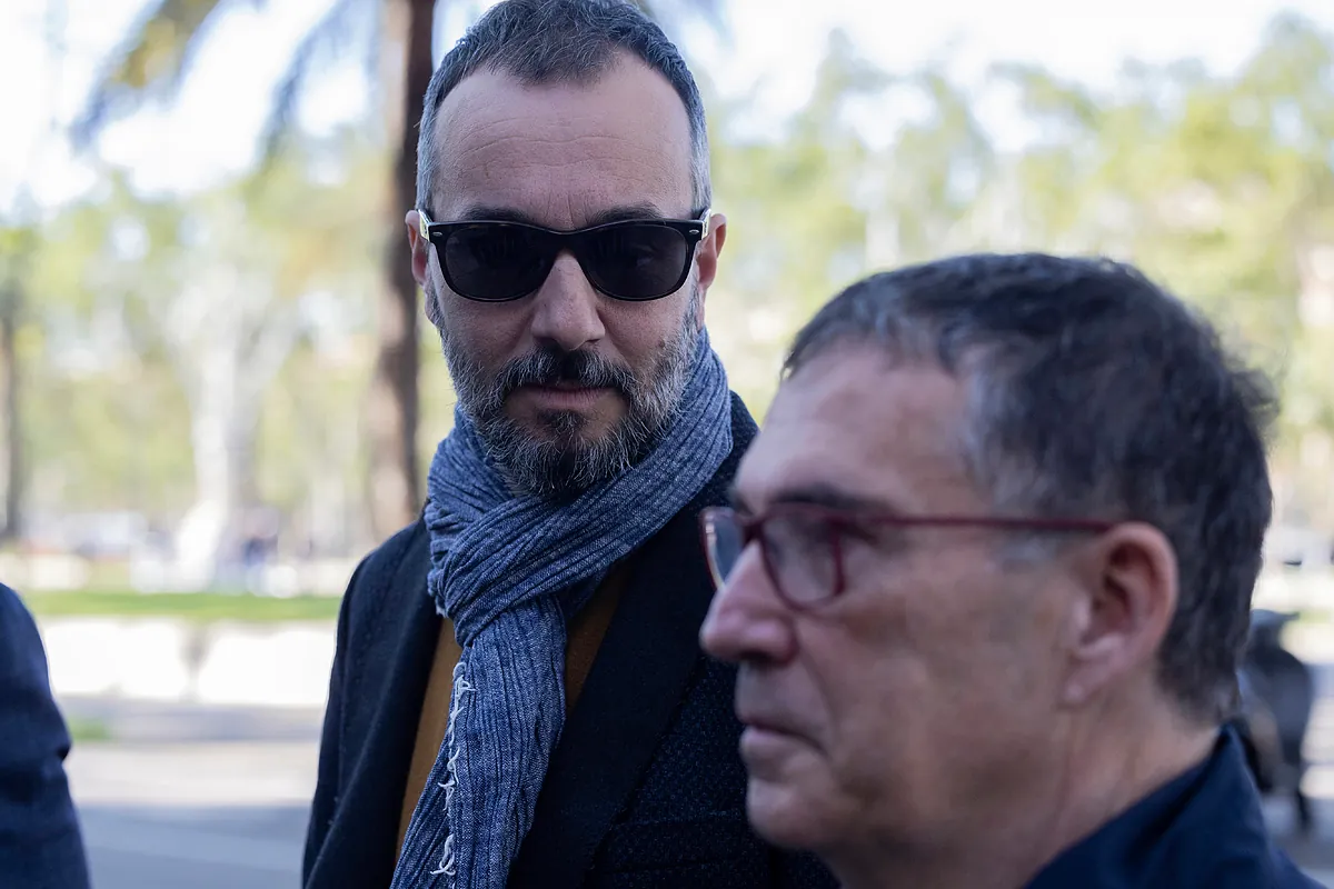 El humorista Jair Domínguez, en el banquillo por llamar a combatir a Vox "con un puñetazo en la boca": dice que fue una "expresión metafórica" para "plantarse ante el fascismo"