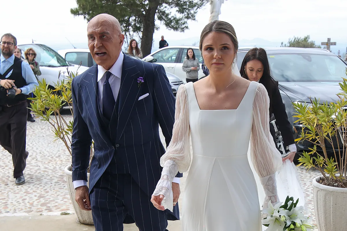 La boda de Irene Matamoros y Pedro Romero, al detalle: en Córdoba, llamativas ausencias, retratos familiares, felicidad y un pequeño percance