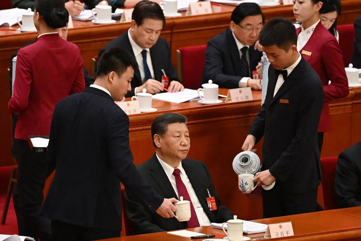 China se ajusta el cinturón sin soltar el timón: rebaja su meta de crecimiento económico en plena tormenta global