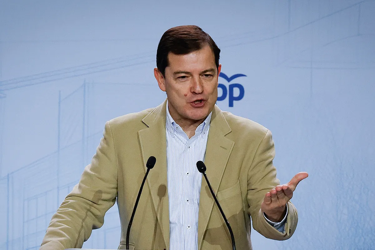 ¿A qué se dedicaba Alfonso Fernández Mañueco, candidato del PP en las elecciones de Castilla y León, antes de ser político?