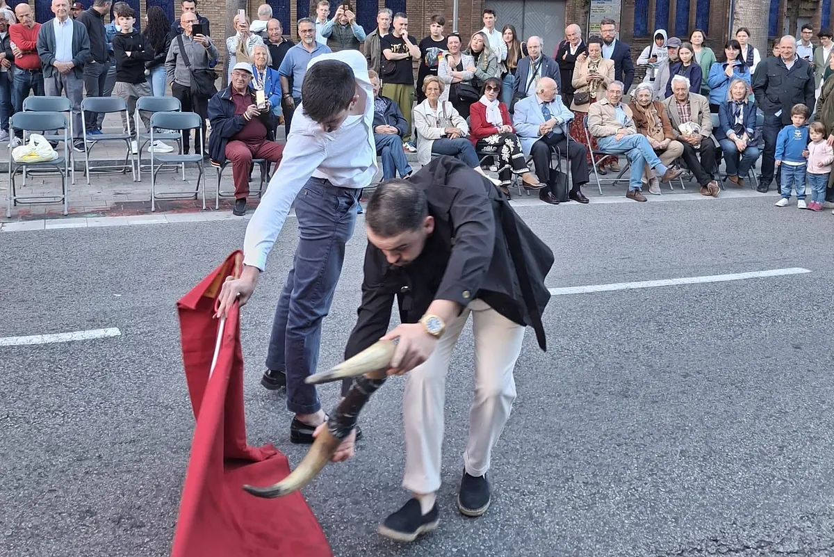 Gran acto taurino con toreo de salón en plena calle de Barcelona
