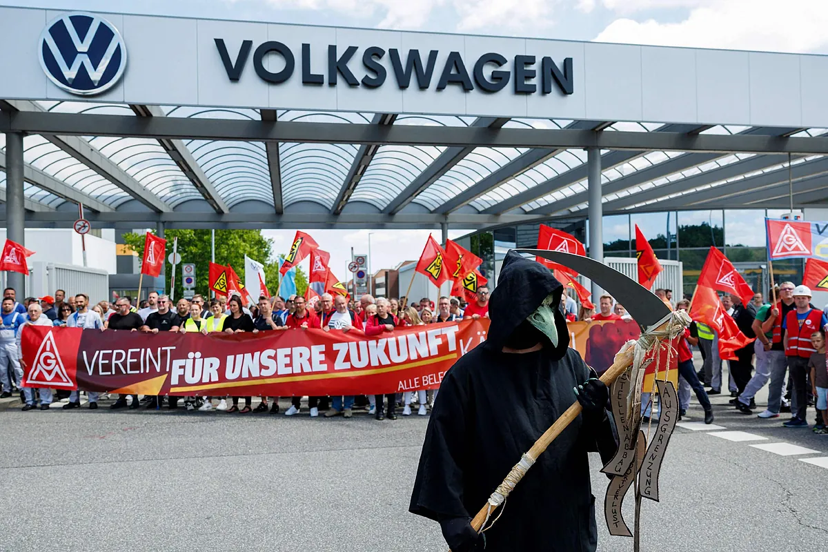 Volkswagen kapatmaları erteledi ancak derin bir endüstriyel budama başlattı