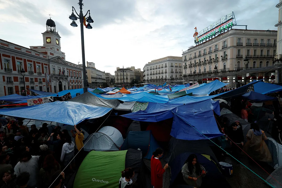 La Comunidad ve premeditada la permisividad en la instalación de la acampada en Sol: En Ferraz no la hubieran permitido