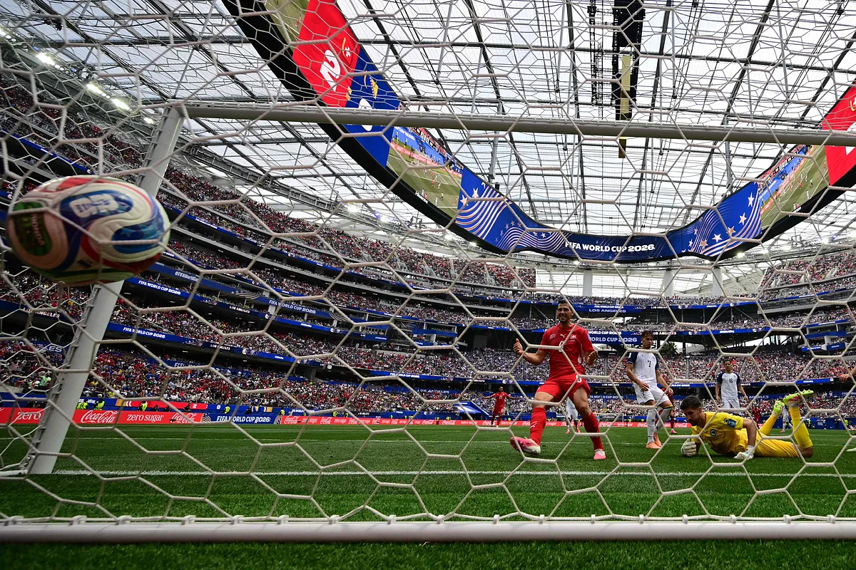 Suiza castiga a Bosnia con una goleada postrera que le acerca a las eliminatorias