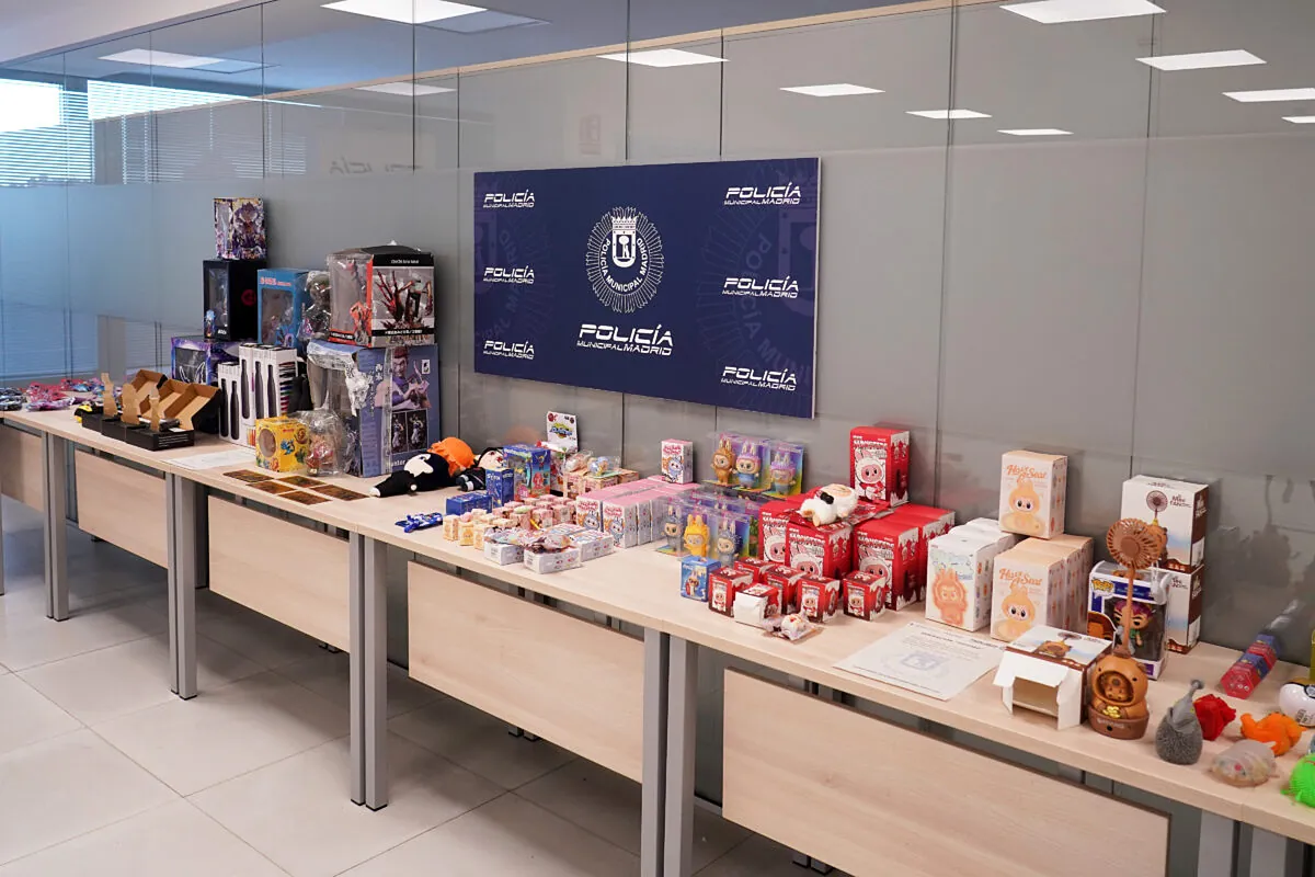La batalla de la Policía Municipal contra las falsificaciones en la campaña de Navidad: 7.500 juguetes requisados, con la 'Operación YaoYao' como gran logro