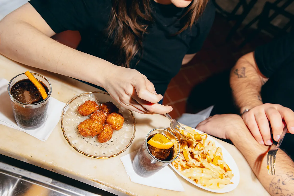 Reabre en el Putxet una de las tabernas históricas de Barcelona: cocina tradicional con toques innovadores y una cuidada selección de vinos