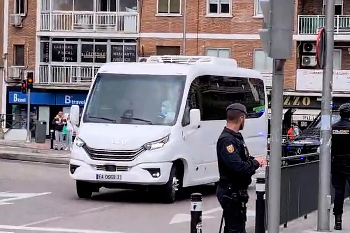 Los pasajeros españoles del crucero llegan al hospital Gómez Ulla de Madrid