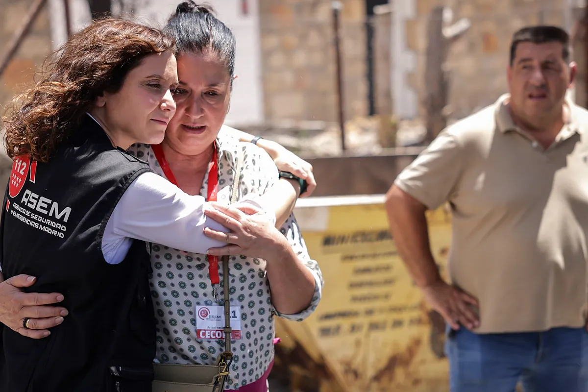 Ayuso se muestra visiblemente afectada por los incendios de Madrid: "Lo importante es salvar vidas"
