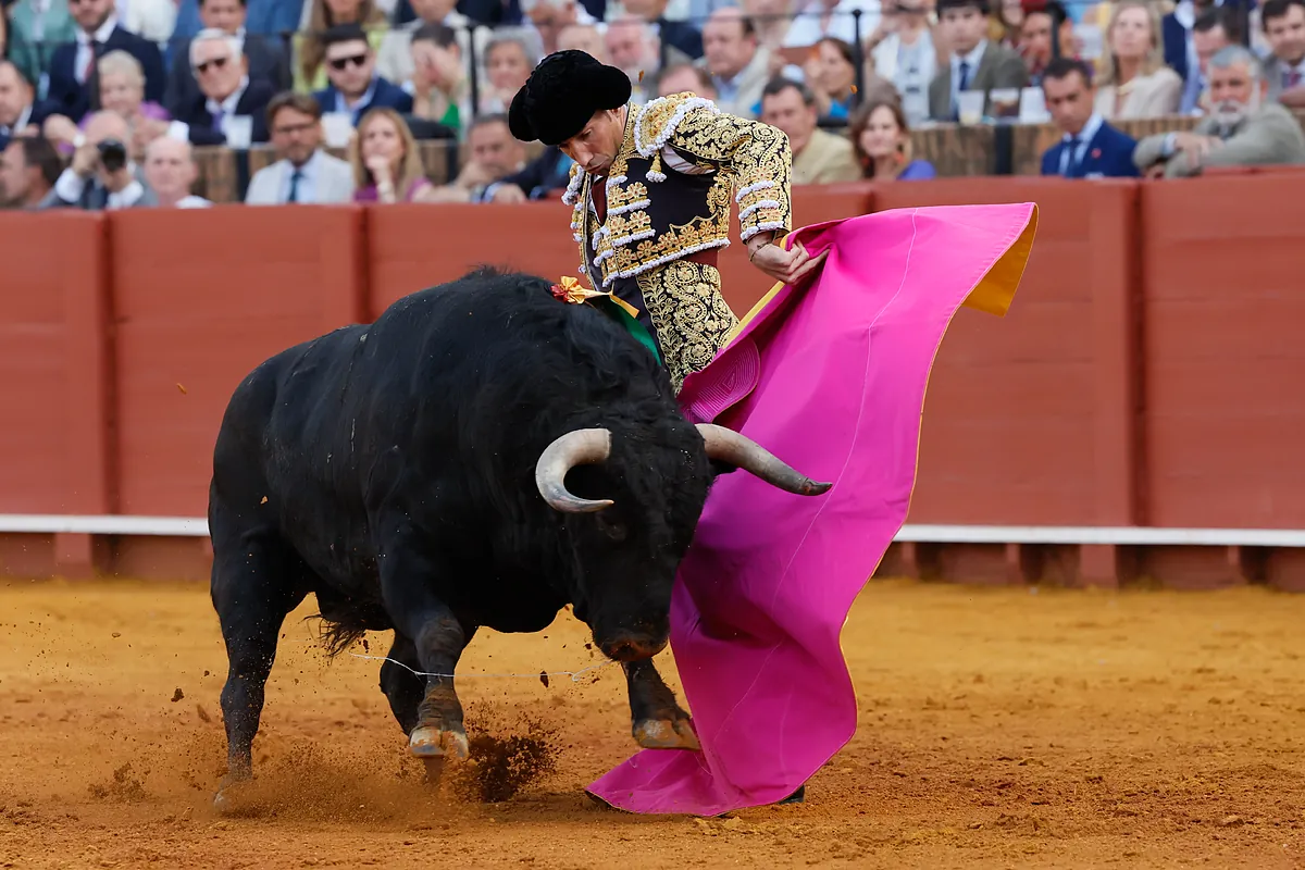 Toros en Sevilla hoy, viernes 24 de abril: quién torea hoy y dónde ver por TV la Feria de Abril
