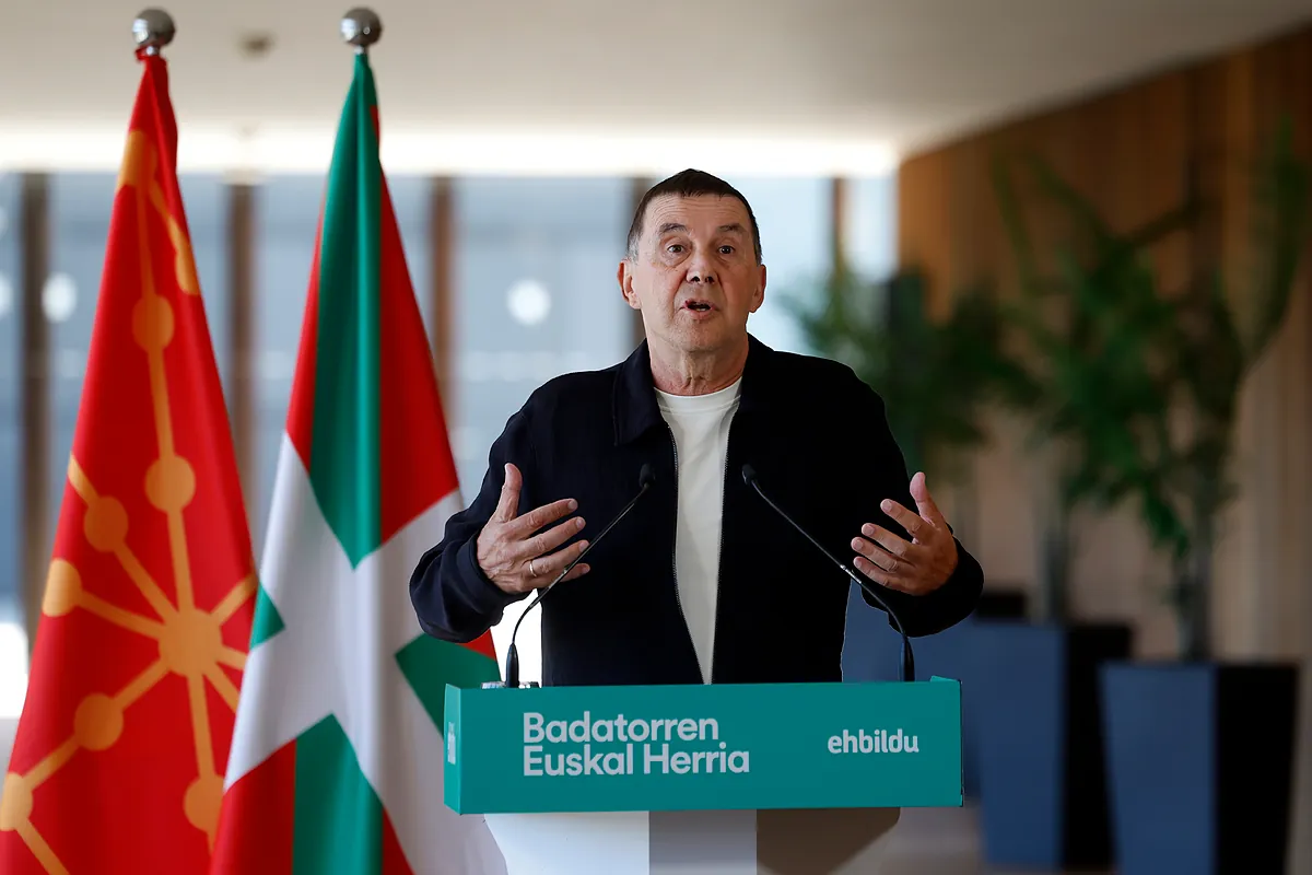 Otegi se conjura para mantener el  bloque progresista  con el PSOE en Navarra y quiere cerrar la puerta a Feijóo en La Moncloa