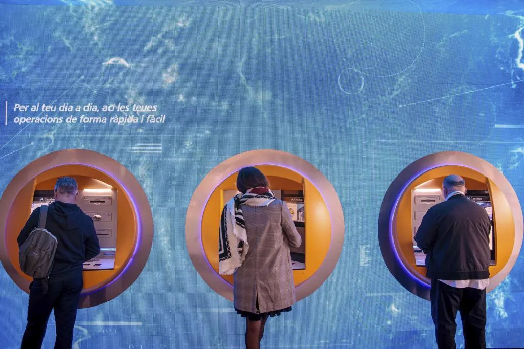 Los depósitos de los bancos españoles no cubren ni el aumento del coste de la vida: los pocos que se firman remuneran al 1,6%