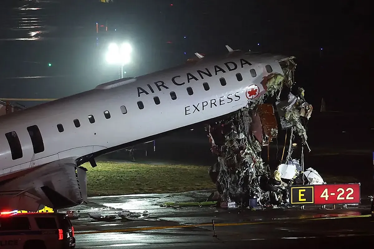 Dos muertos tras la colisión entre un avión de Air Canada y un camión en LaGuardia, Nueva York