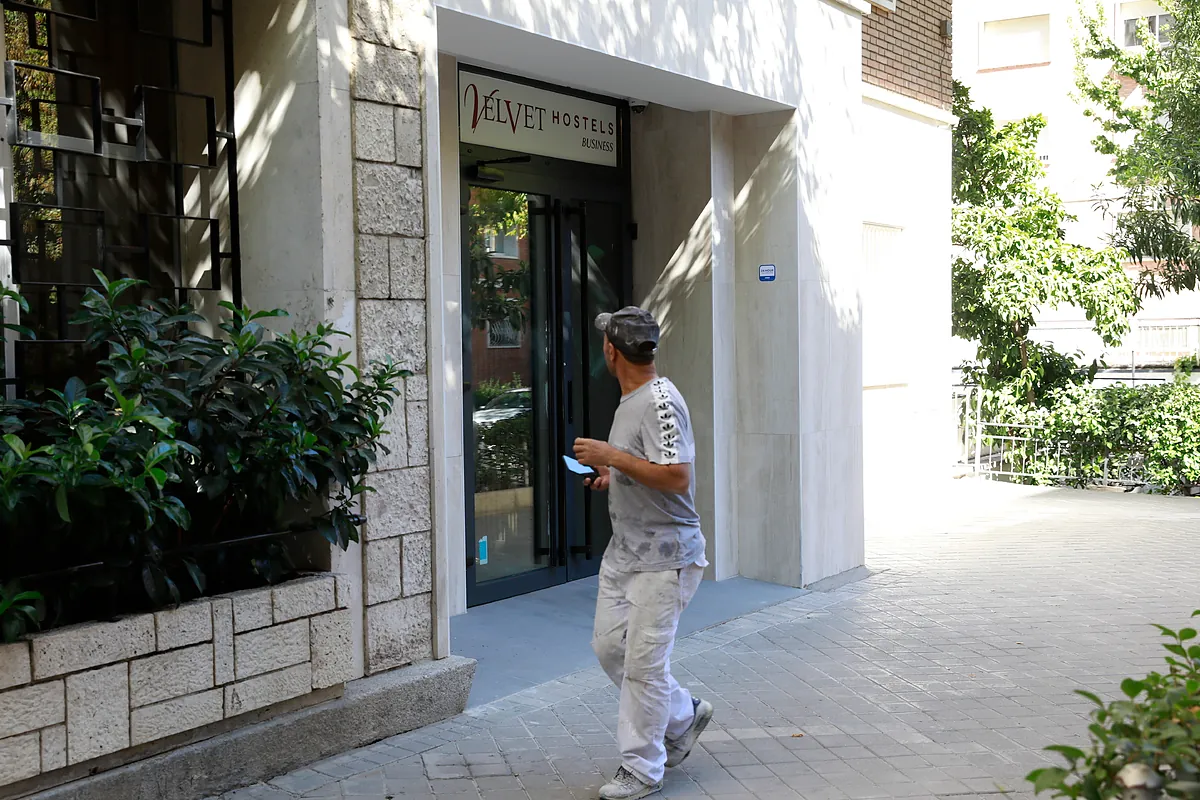 Los vecinos del barrio de La Guindalera planta batalla judicial contra el polémico hostel Velvet