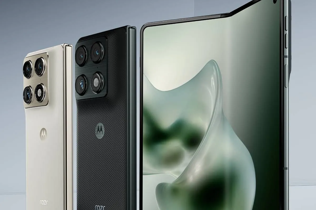 Motorola da el salto al plegable tipo libro con el razr fold y renueva su gama media en el MWC