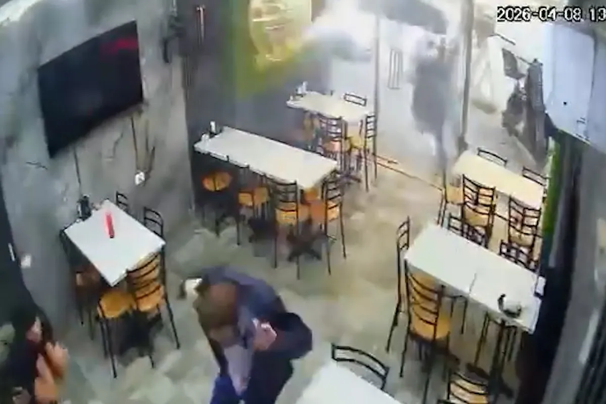 Un cámara de seguridad capta el brutal bombardeo de Israel en el centro de Beirut