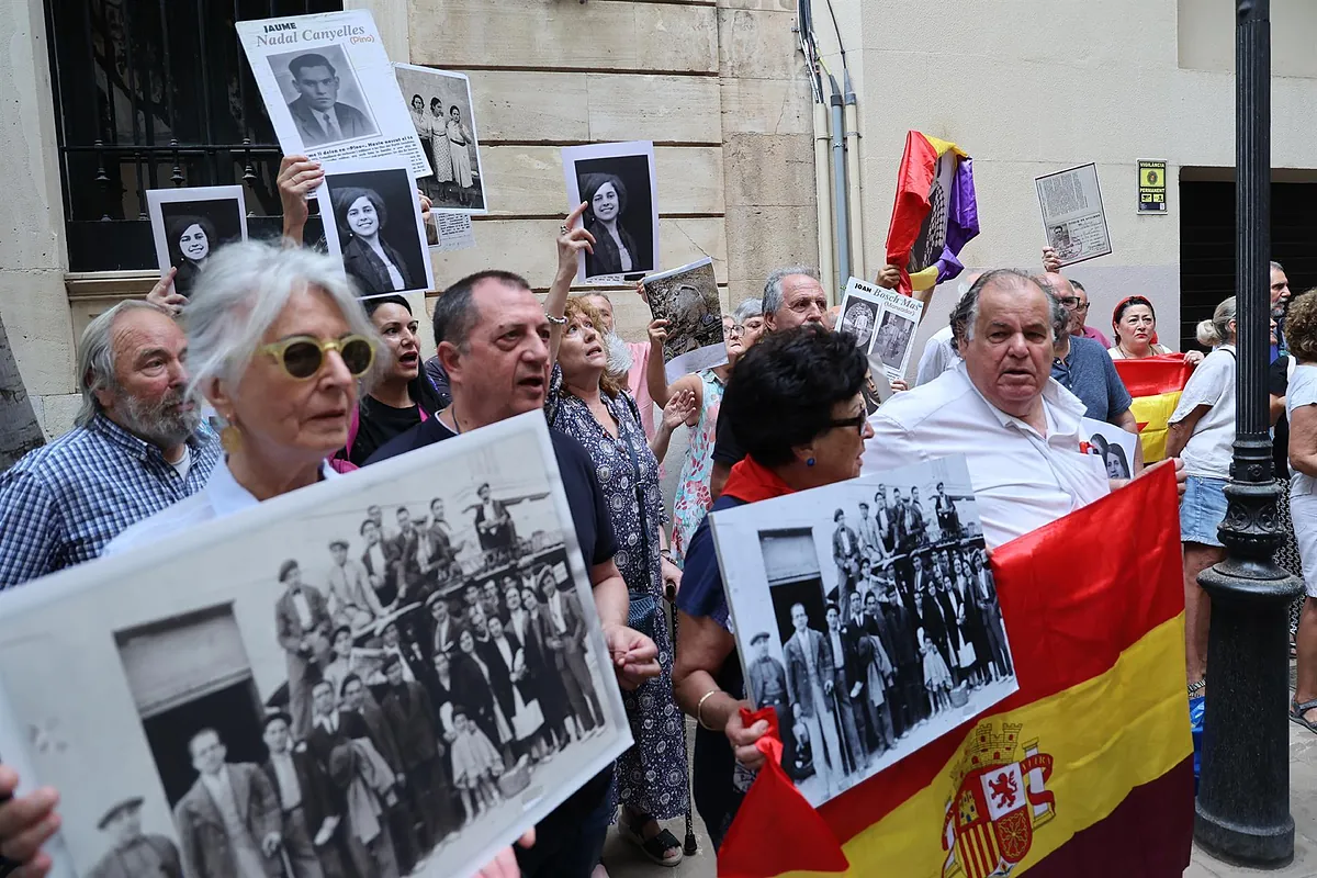 Vox ejecuta su acuerdo con el PP y deroga en Baleares la Ley de Memoria ...