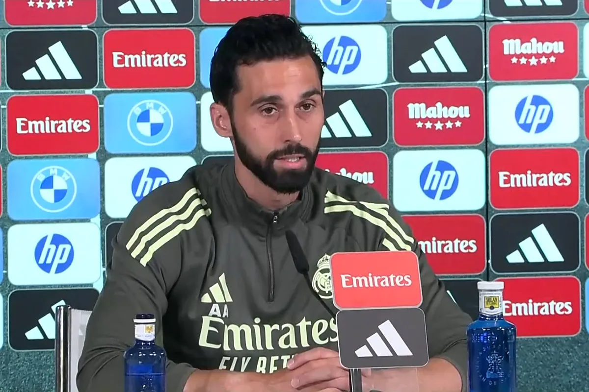 Arbeloa: "No voy a quemar a mis jugadores en una hoguera publica, no se lo merecen"