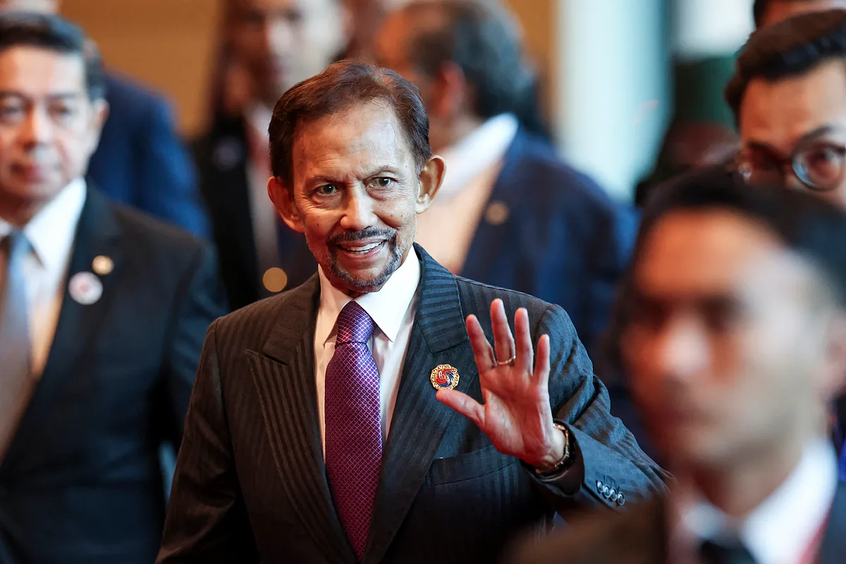 El sultán de Brunei, Hassanal Bolkiah, sopla 80 velas como férreo tirano homófobo