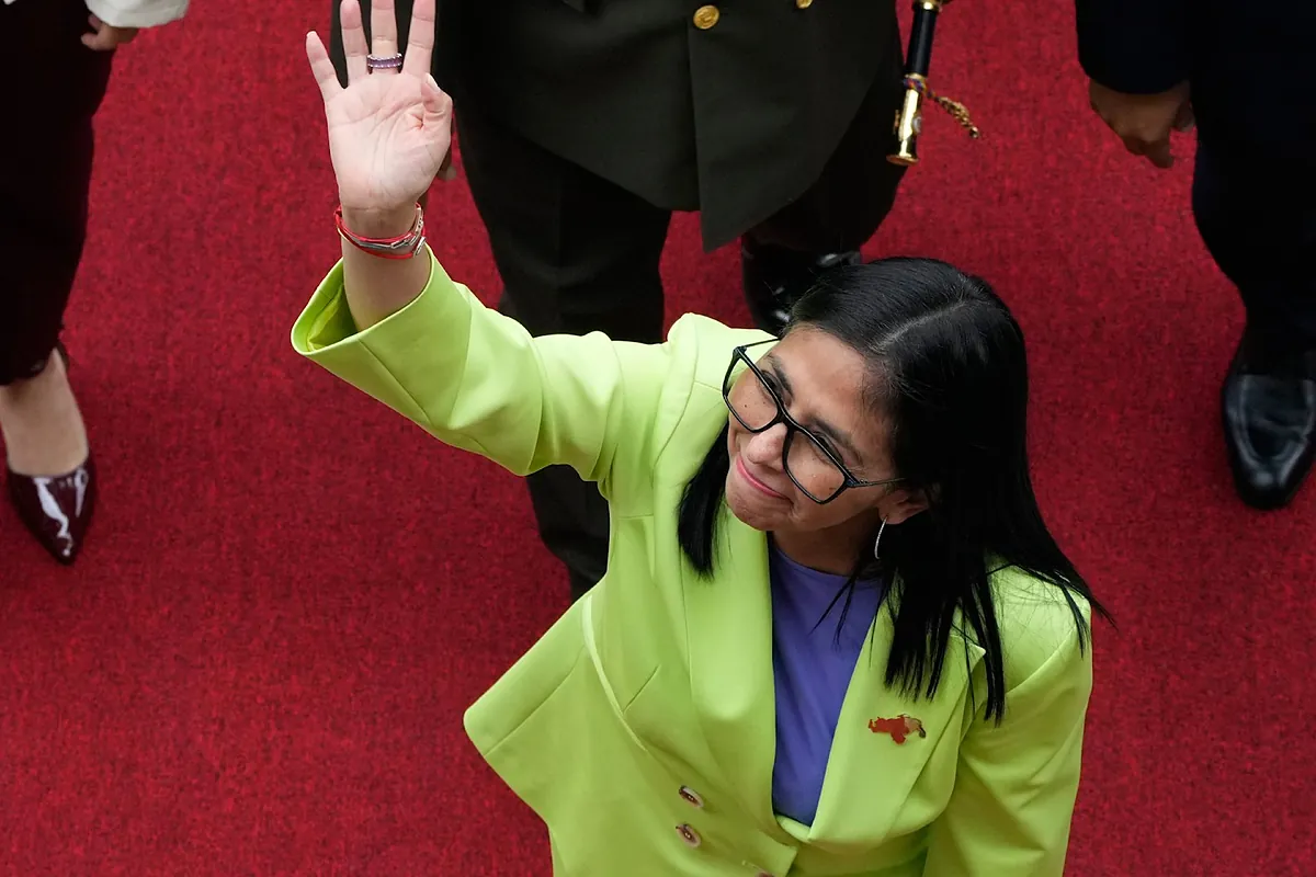 Delcy Rodríguez: "Si alguna vez voy a Washington será de pie, no arrastrada"