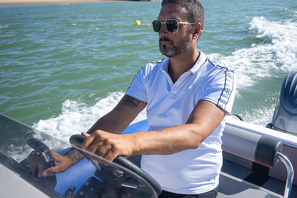 La vuelta a casa tras 10 años preso del verdadero Iván 'el Niño', el narco más precoz del Estrecho: "Empecé a los 12 y a los 13 ya pilotaba una 'patera' con hachís"